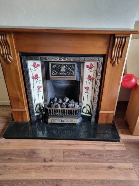 Fireplace Victorian Style Cast Iron Insert with Tiles & Surround + Gas Fire