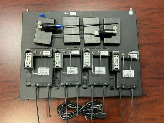 Clear-Com WBS-680 E88 (1), Clear-Com WTR-680 E88 (4) UHF 2-Ch. Intercom System