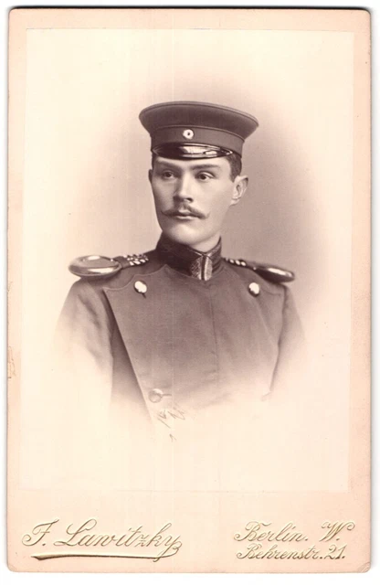 Fotografie Atelier Lawitzky, Berlin, Behrenstr. 21, Portrait Offizier in Unifor
