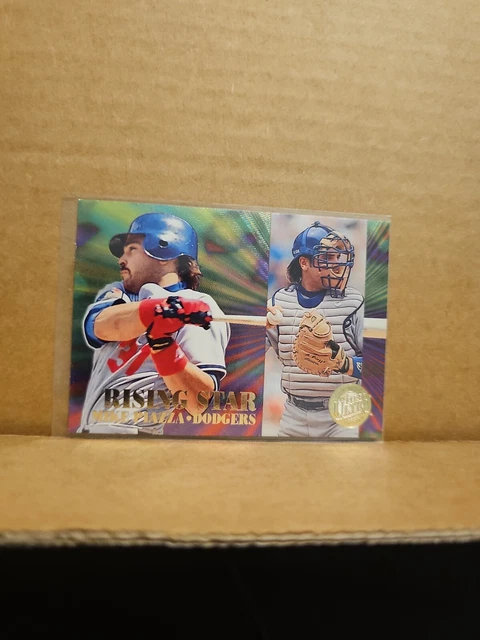 1995 Ultra Rising Stars Gold Medallion #8 Mike Piazza - NM-MT