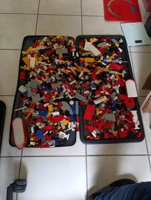 lot lego vrac très divers des centaines de  pièces 4 kg