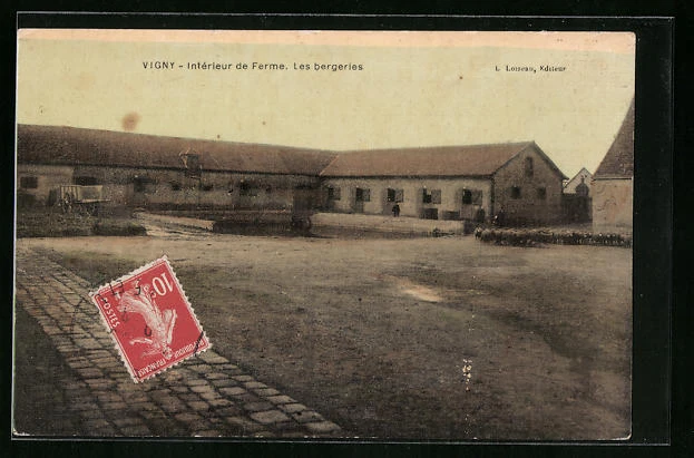 CPA Vigny, Intérieur de Ferme, Les bergeries