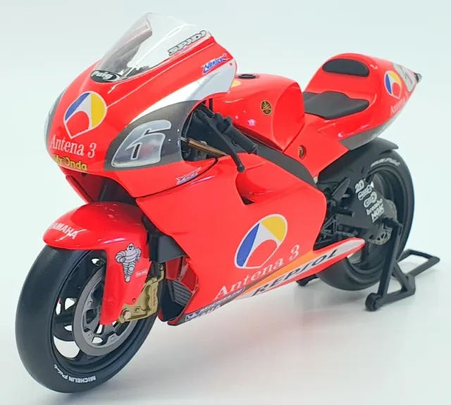 Minichamps 1/12 Scale Motorcycle 122026306 - Yamaha YZR 500 Team Antena