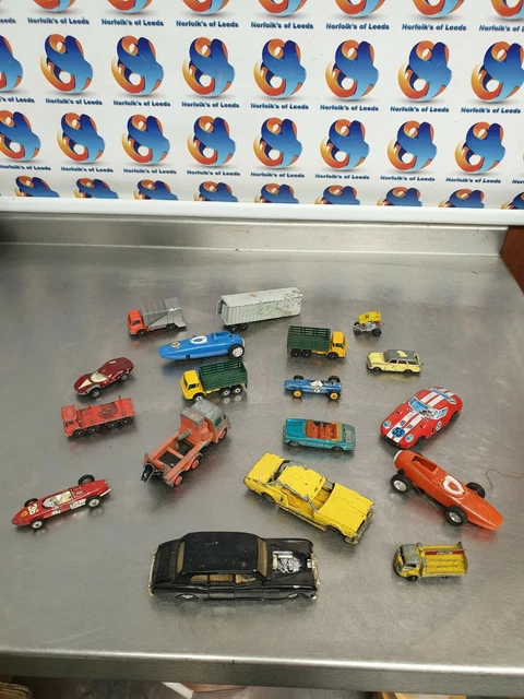 Lot Voitures à Restaurer Dinky Toy Solido Lesney – Tracteur, Remorque, Camions