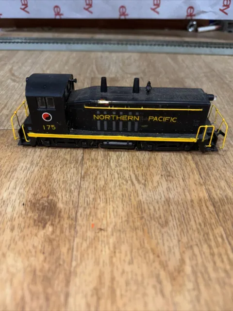Athearn ho northern pacific 175 switcher