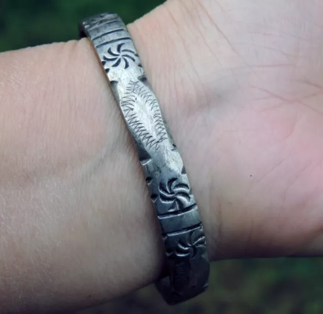 Bracelet Jonc Vintage En Métal Blanc Argent Bas Titre - Style Berbère/africain, Occasion Bon état