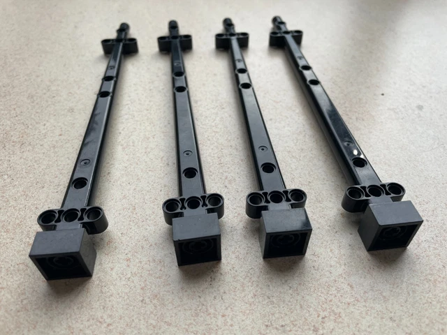Lego: Lot de 4 mâts de Bateau Noir avec trous de dimensions: 2x2x20. Réf: 48002.