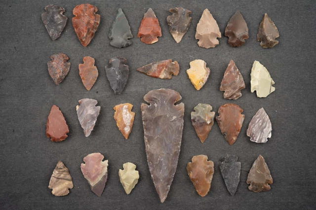 28 PC Flint Arrowheads AMAZING COLOR USA Points Size 1-3" dovetail arrowhead 503