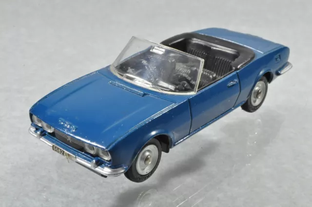 JJ843 Dinky Toys France #1423 1:43 Peugeot 504 Cabriolet A/-