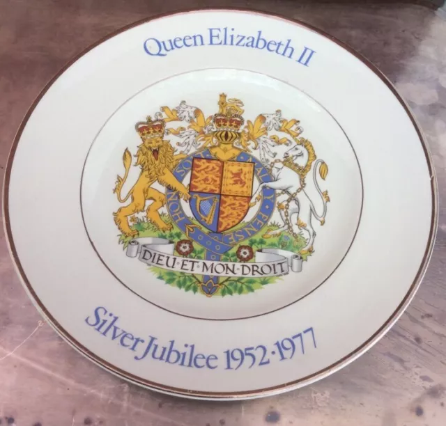 Queen Elizabeth II Silver Jubilee 1977 Commemorative Plate Woods & Sons 🇬🇧