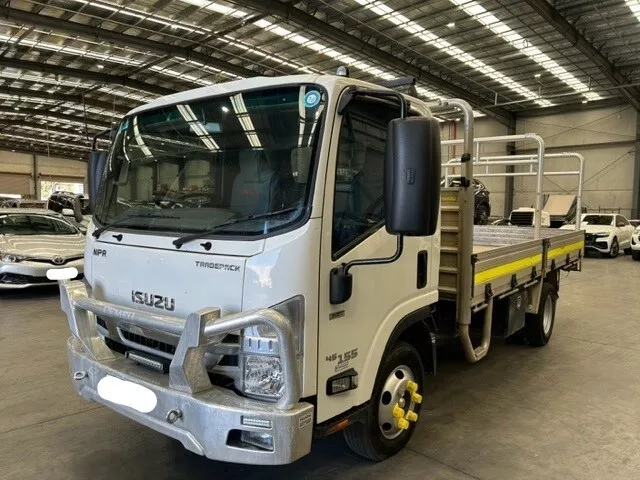 2018 ISUZU NPR45 Truck Tradepack 155 Tray TRADEPACK 155 TRAY, Automatic, 3 SEATS