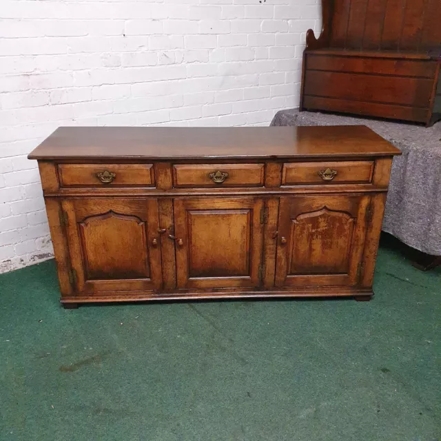 Titchmarsh & Goodwin Solid Oak Large Sideboard/Dresser Base/Plasma Tv Stand