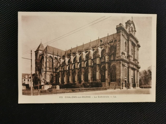 CPA 51 CHALONS-SUR-MARNE - La Cathédrale