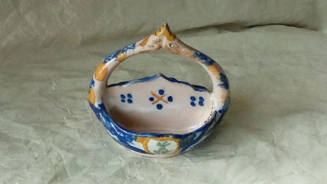 Salière Et Poivrière Ancienne En Faïence HB Quimper - Breton Assis Avec Paniers - XIXème