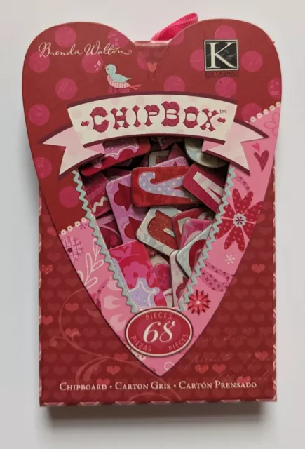 Acentos de álbum de recortes K&Company Brenda Walton Sweet Talk Alphabet ChipBox chipboard