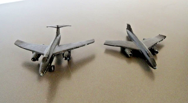 LOT 2 AVION DINKY TOYS SNCASO VAUTOUR 60B 1957 incomplet ETM EUR 1,00