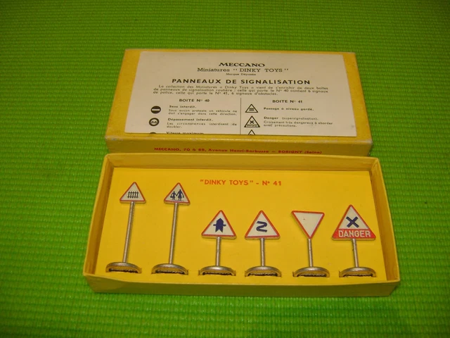 Coffret Panneaux de signalisation routière 1:43 – Traffic Modelcars
