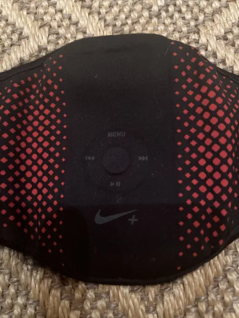 Nike AC1126 Plus Sport Armband for iPod Nano Black/Red Preowned