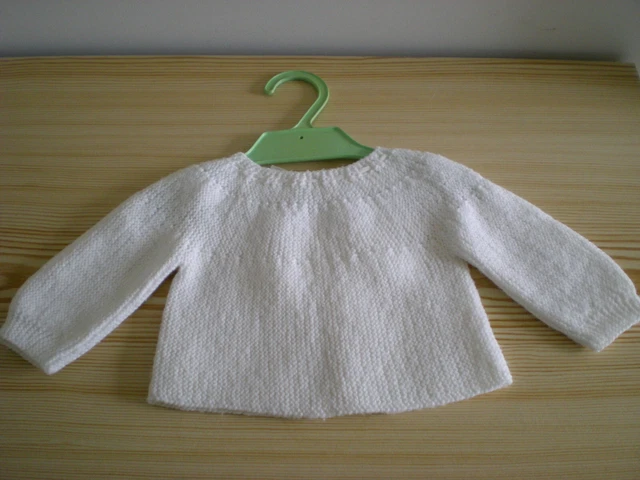 BRASSI RE B B 3MOIS blanc tricot e laine Phildar vintage