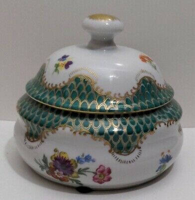 Vintage Paris Royal Peint A La Main French Porcelain Dresser/ Vanity Trinket Box