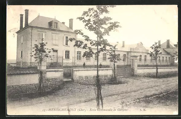 CPA Henrichemont, Ecole Communale de Garcons 1909