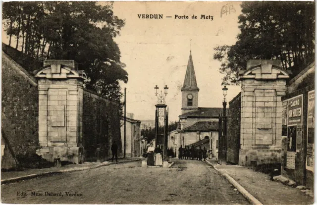 CPA VERDUN - Porte de Metz (630840)