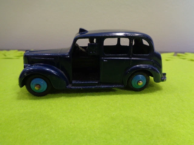 Ancienne DINKY TOYS GB N°40-H2 "AUSTIN TAXI ANGLAIS"1951 1/43 repeinte