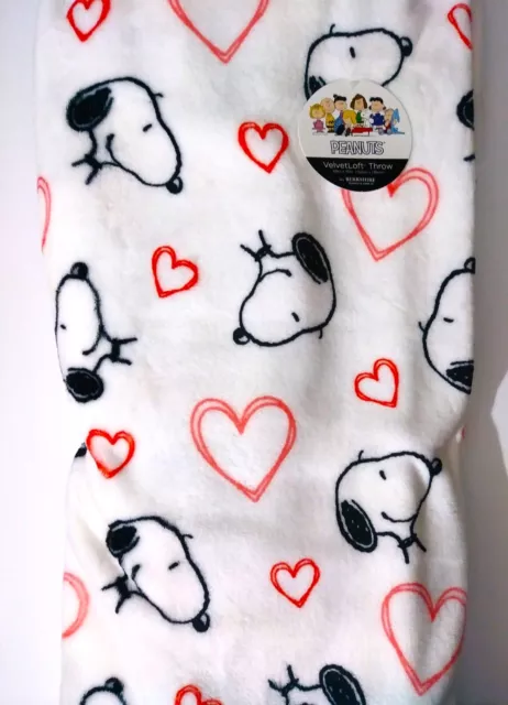 Berkshire Peanuts Snoopy 60 x 70" White Throw Blanket Red Hearts Love Valentines