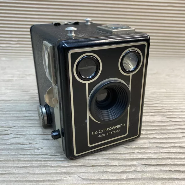 Cámara vintage Kodak Six-20 Brownie D caja con estuche