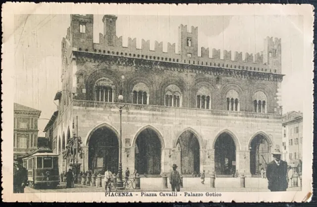 Cartolina Piacenza - Piazza Cavalli. Palazzo Gotico / FP - Viaggiata 1916