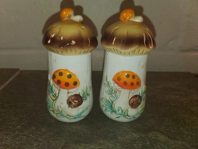 Vintage Sears Roebuck - Merry Mushroom - Salt / Pepper / Spice Shakers Set - 2