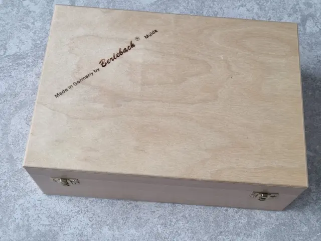 Berlebach Mulda Diabox. Holzbox für 100 6x6 Dias / slides.