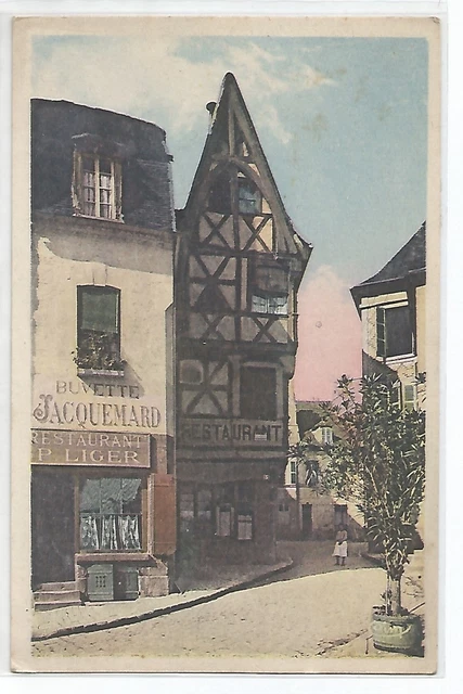 CPA Moulins, Entrée de la Rue d´Allier