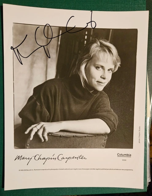 Mary Chapin Carpenter Hand Signed B&W Photo 8"x10"