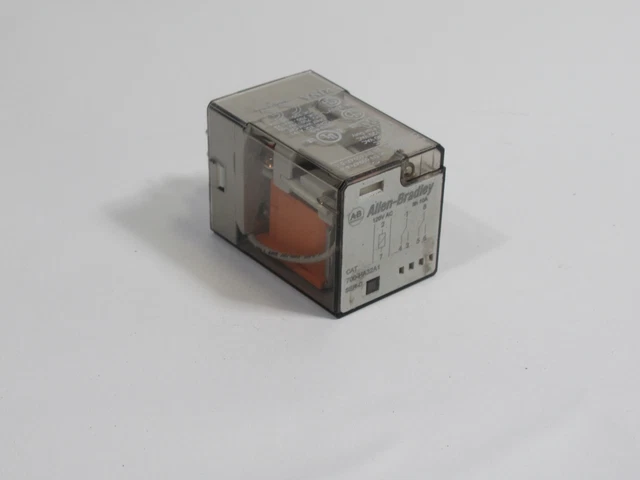 Allen-Bradley 700-HA32A1 Tube Base Relay Ser D 120VAC 50/60HZ 10A 250V ! WOW !