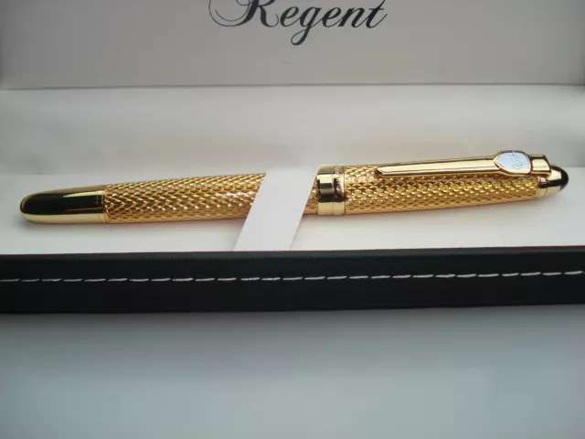 Stylo ROLLER  REGENT  doré avce son coffret