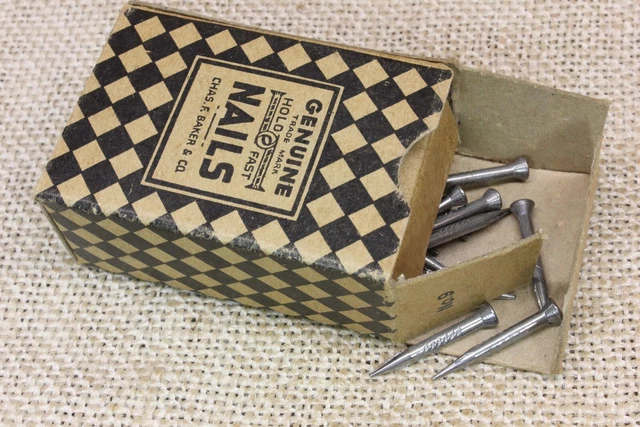 7/8” old Sharpoint Shoe 25 NAILS 3/16” round Flat headed vintage tacks brads 3