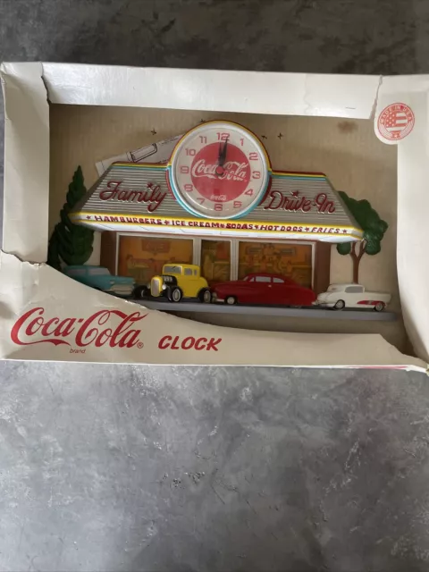 Vintage Coca Cola 3D Wall Clock 50s Cars Diner Jukebox Drive in