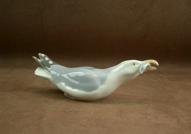 Sujet En Porcelaine De Royal Copenhague Oiseau Albatros Poisson Bing Et Grondhal