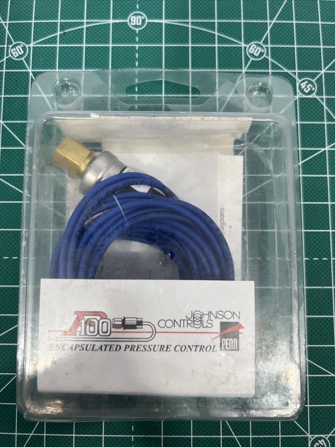 Johnson Controls P100AP-105C Low Pressure Switch CI 60PSI, CO 30PSI. E0