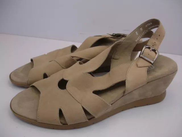 Munro American Women's sz 8 M Lola Slingback Wedge Sandals Stone Suede Slingback