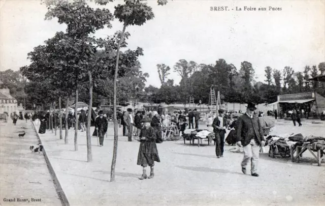 CPA 29 BREST LA FOIRE AUX PUCES (cpa animée)