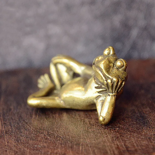 Funny Brass Lying Thinking Frog Miniature Figurines Toys Desk Ornaments Decor FI