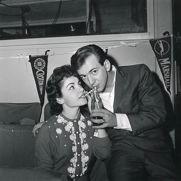 ANNETTE FUNICELLO BOBBY Darin 2 On American Bandstand Old Music Tv ...
