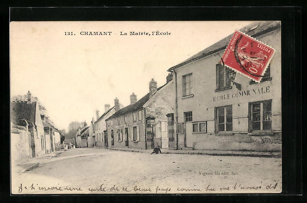 CPA Chamant, La Mairie, l´Ecole
