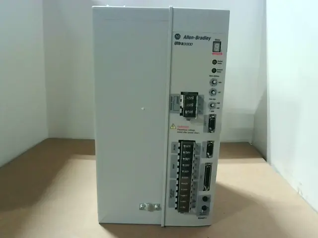 ALLEN BRADLEY 2098-DSD-HV220-SE/B Ultra 3000 servoazionamento - Ricondizione di fabbrica