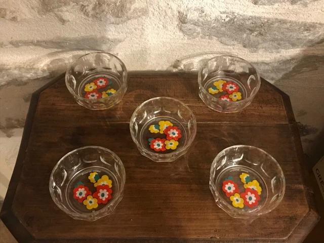 6 coupelles ou Ramequins en verre coloré Forme Feuille Fleurs