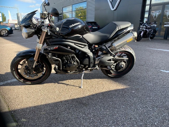 Triumph Speed Triple 1050 ABS 2