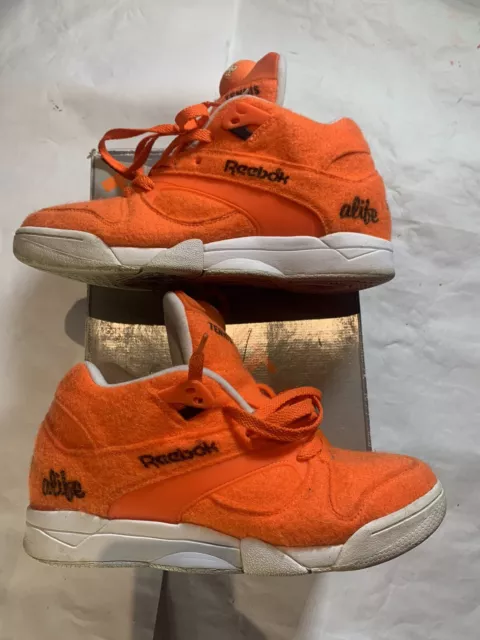 Reebok pump deals tennis ball