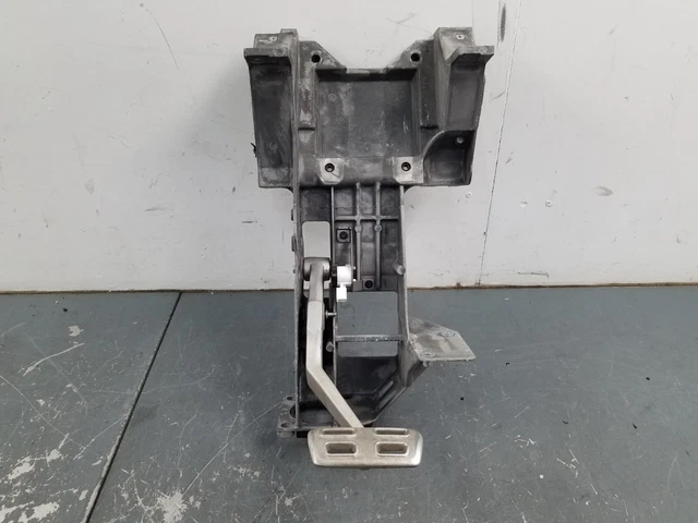 2010 Chevy Corvette C6 Grand Sport Steering Column Brake Pedal Bracket #6815 C4